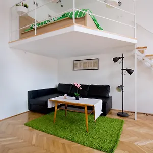 F4 Fiumei Apartamento Budapest